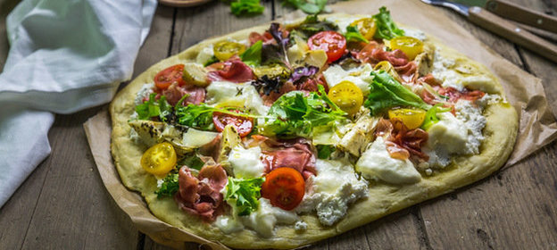 Пицца с артишоками и ветчиной