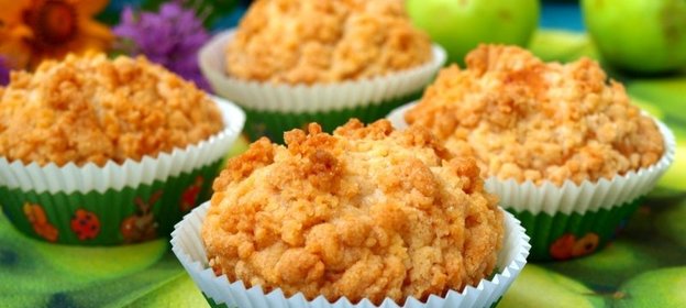 Яблочные кексы со штрейзелем