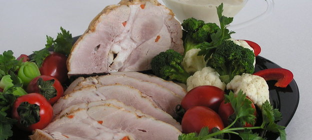 Буженина шпигованая на парУ