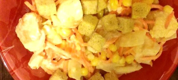Салат с кукурузой, корейской морковью и курицей