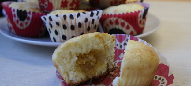 Worlds Easiest Jam-Filled Muffins (Кексы с джемом внутри) :S