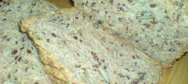 Хлеб домашний ржаной на йогурте с зёрнышками