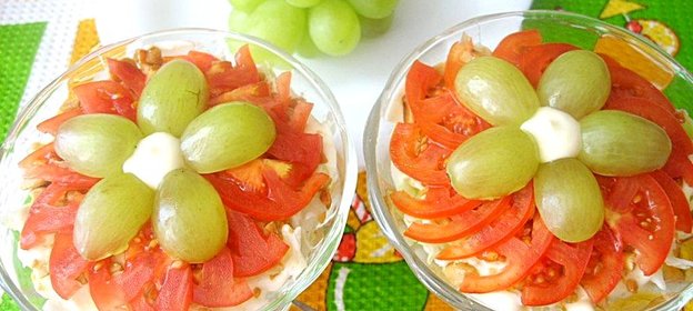 Салат с курицей и арахисом