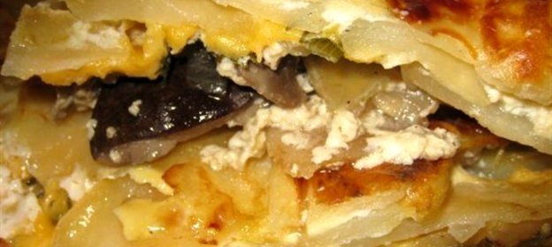 Картофельная запеканка с грибами и сыром