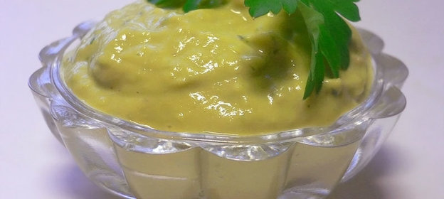 Канарский соус из авокадо с чесноком