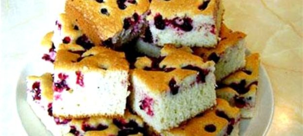 Летний кекс с ягодами