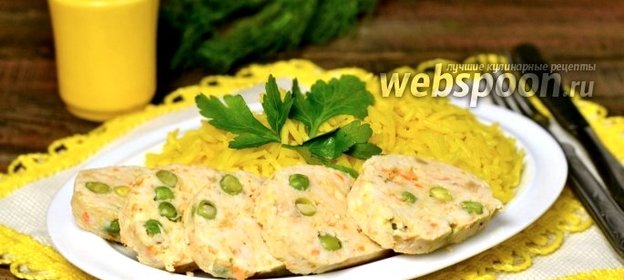 Куриные колбаски с гарниром из риса в мультиварке