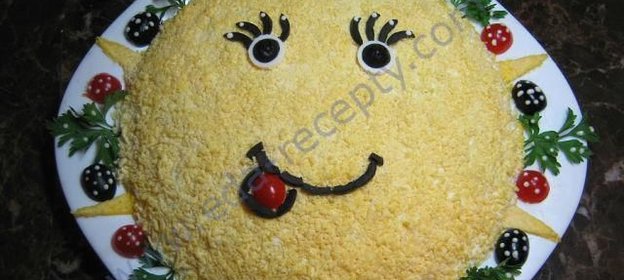 Салат Солнышко с корейской морковью и курицей