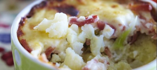 Запеканка из цветной капусты с сырным соусом