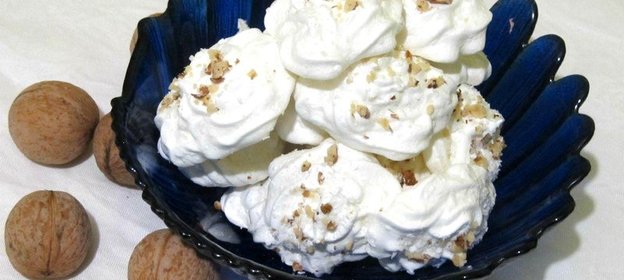 Меренги с кокосовой стружкой и орехами