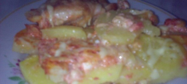 le patate a cubetti in salsa rosa (картофельная запеканка в розовом соусе)