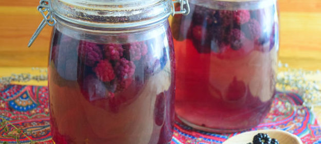 Салат из морской капусты с перепелиными яйцами