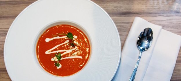 Салат из куриной грудки с кукурузой