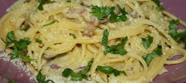 Спагетти аля Карбонара с шампиньонами