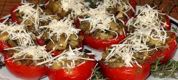 Помидоры с баклажановой начинкой Средиземноморские кораблики (Barchette Mediterranee)