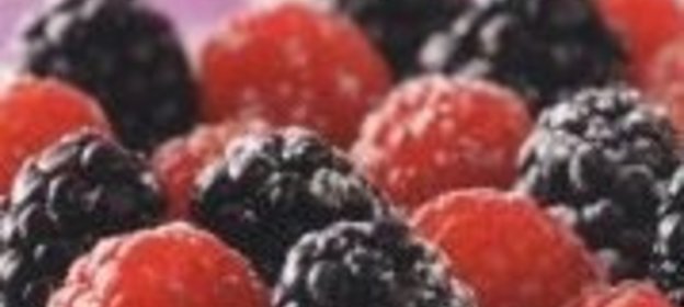 Коржики с шоколадом и ягодами