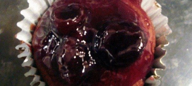 Мраморные кексы с вишней