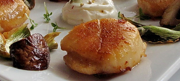 Морские гребешки с артишоками и маскарпоне