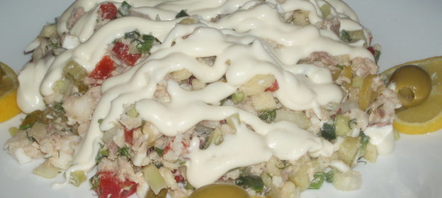 салат с копченым лещем-праздничный вариант