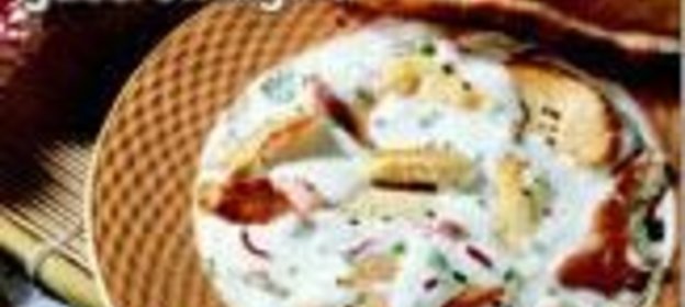 Кусочки хлеба нан с креветками и чили