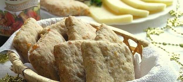 Сырное печенье с соевым соусом