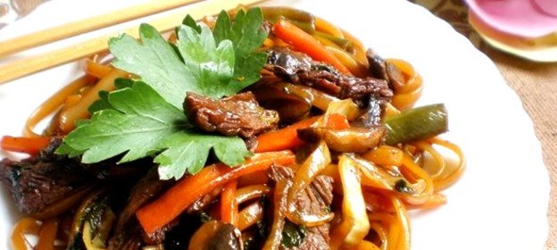 Лапша удон с говядиной