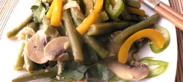 Тушеные грибы с овощами