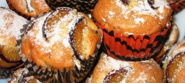 Кексы со сливами