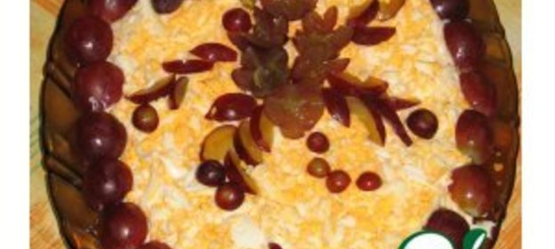 Салат Слоеный куриный с карри и ананасами