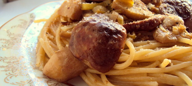 Спагетти с белыми грибами