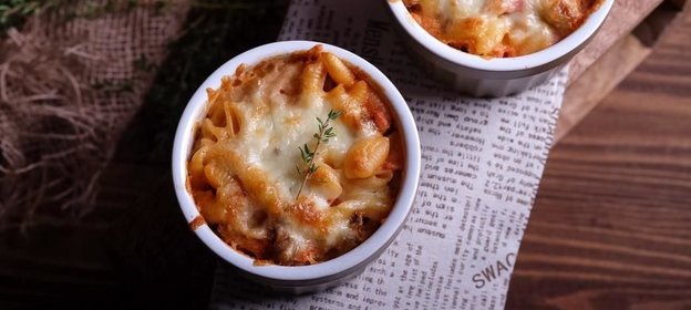 Запеканка из пасты с овощами и ветчиной