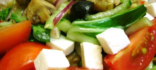 Салат из грибов и баклажанов на средиземноморский лад