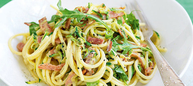 Сливочная паста с кабачками и беконом