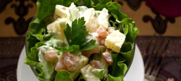 Салат Мадлен с балыком и ананасами