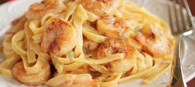 Паста с креветками Фетучини в сливочном соусе