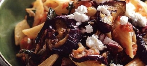 Паста с жареными баклажанами и радиччио