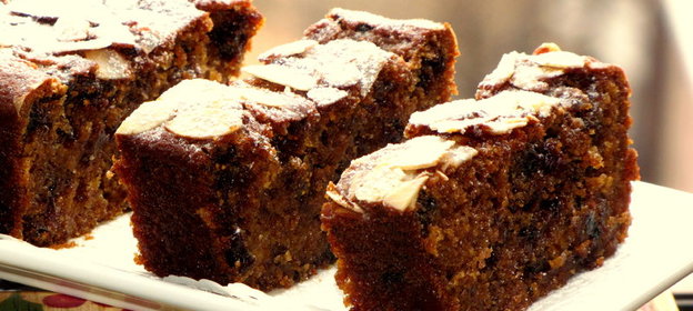 Постный кекс абрикосовым джемом и сухофруктами,