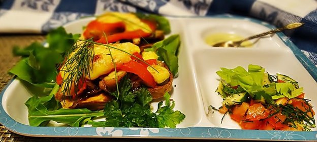 Горячий сэндвич по-средиземноморски