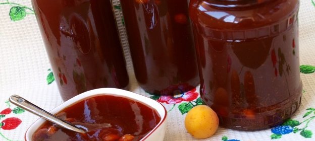 Абрикосовый джем с ядрами