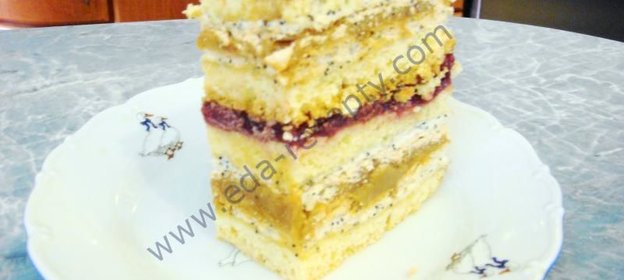 Пляцок вишневый с безе и шоколадом