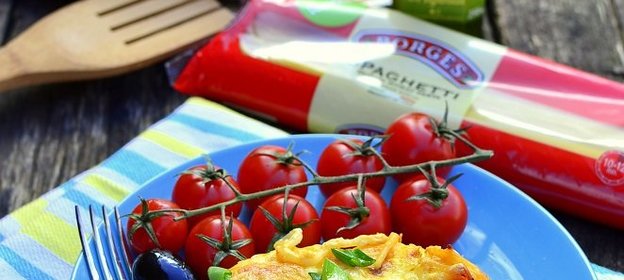 Спагетти запеченные в двух соусах