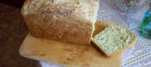 Хлеб с зеленым чесноком