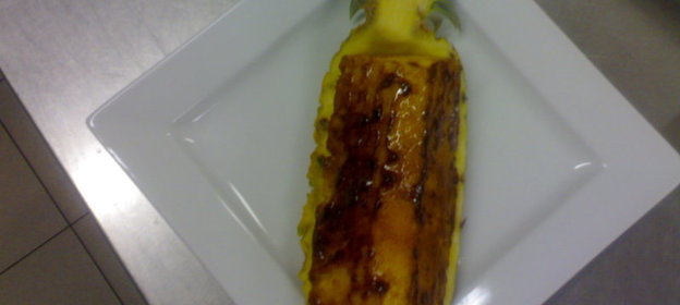 Ананас с корицей