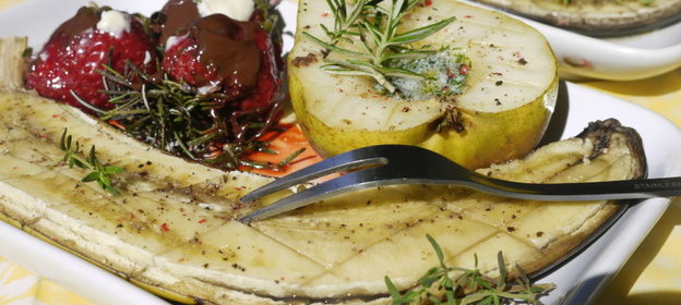 Фрукты на гриле