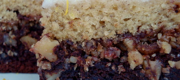 Бананово-шоколадный кекс с орехами и лимонной глазурью. Любимый