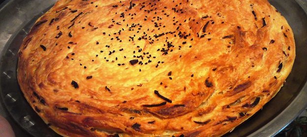 Фатир слоенный с луком (фм хлеб)-