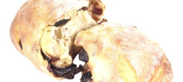 Хлеб с кардамоном и черносливом