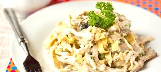 Салат Рваная курица с омлетом