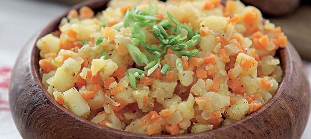 Запеканка с томатами, колбасой и сыром