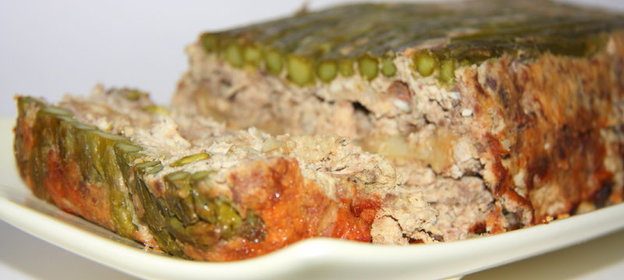 Террин куриный с хлебом, спаржей и фисташками